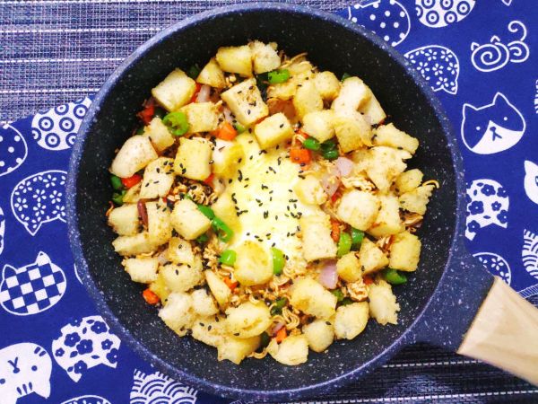 自创干脆面炒馒头