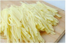 凉拌土豆丝。