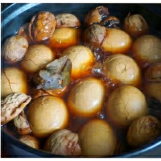 简易补肾气核桃壳煮鸡蛋