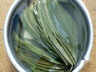 咸蛋黄鲜肉粽怎么做？