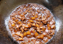 鸡肉烧萝卜的做法