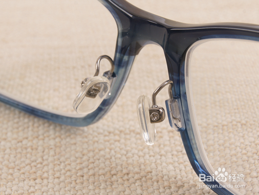 眼镜总是往下掉该怎么调整