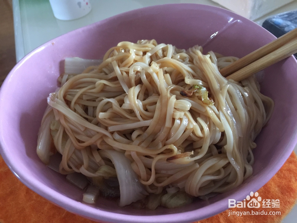 简单的葱油拌面的做法