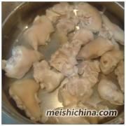 美食御寒补胶元又美味——老妈蹄花