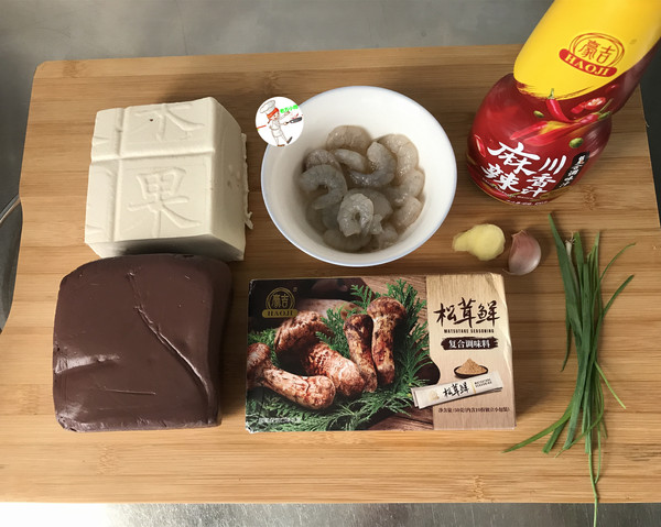 虾仁鸭血豆腐煲