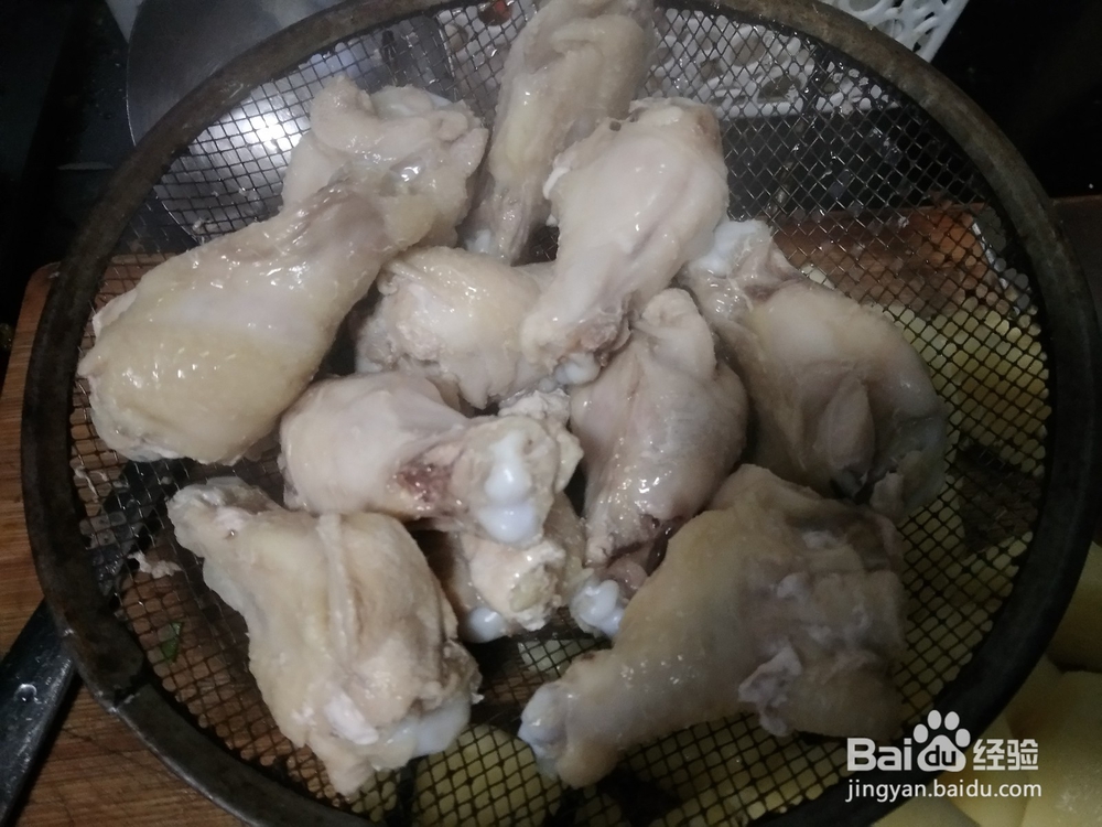 鸡翅中炖土豆