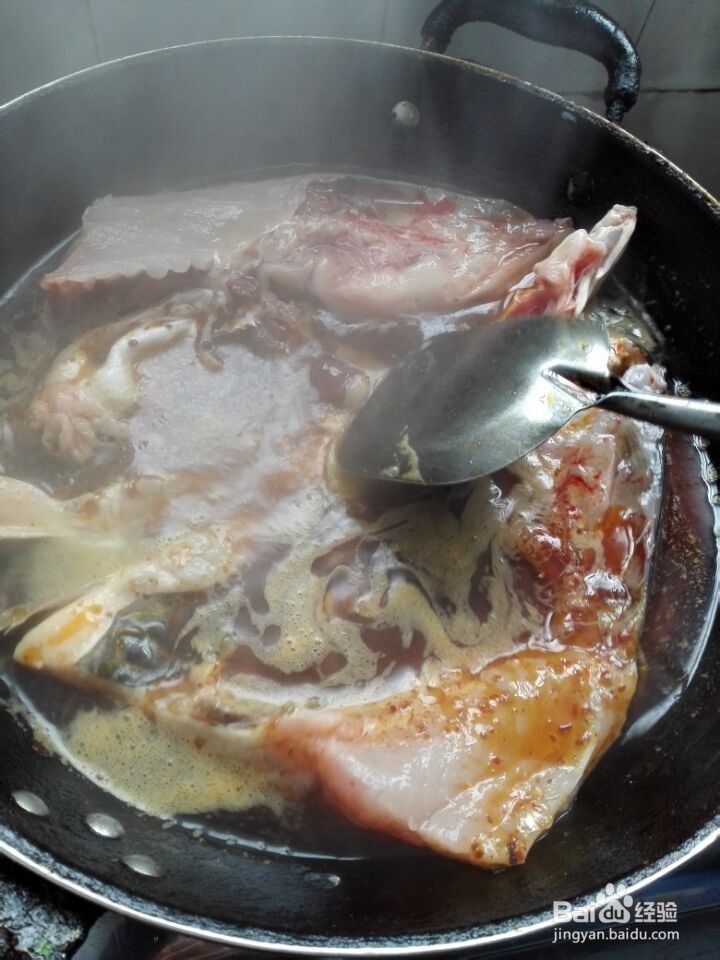 怎样制作鱼头萝卜丝火锅?