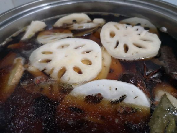 卤鸡爪鸭掌荤素菜