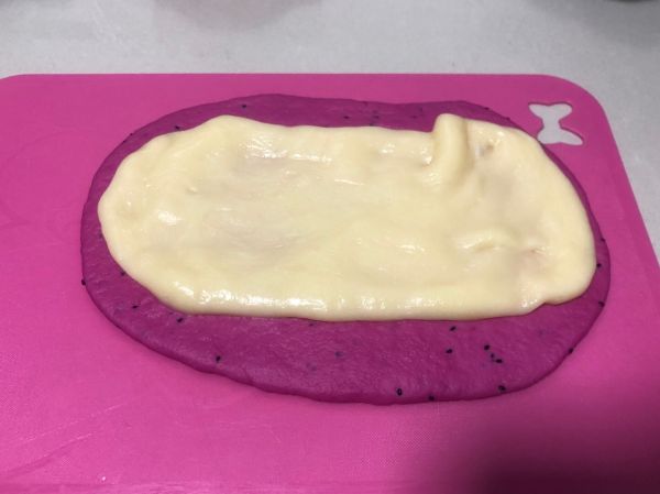 火龙果麻薯软欧包