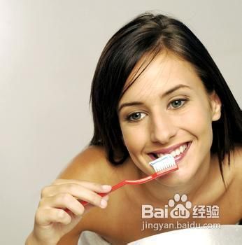 <b>牙齿过敏酸痛的防治方法</b>