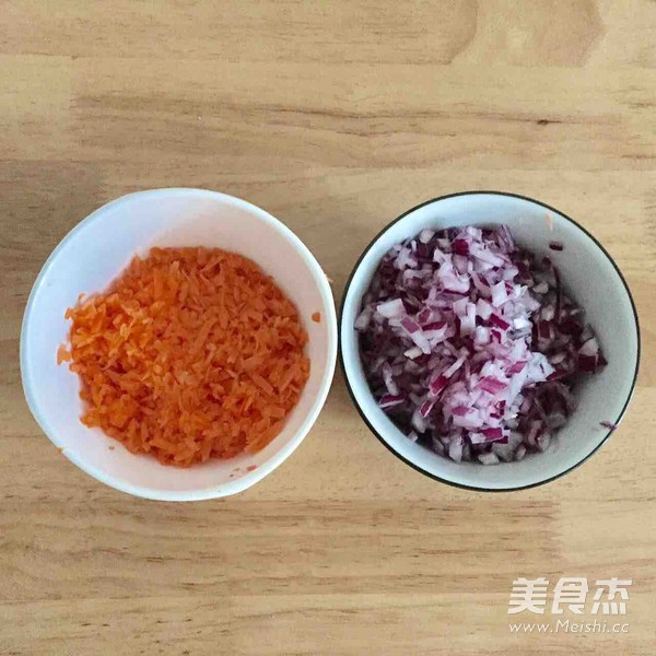 牛肉洋葱胡萝卜包子
