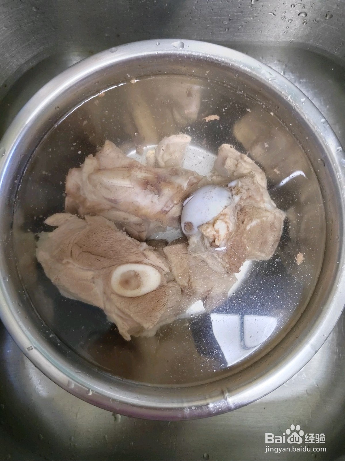 骨头炖酸菜的做法