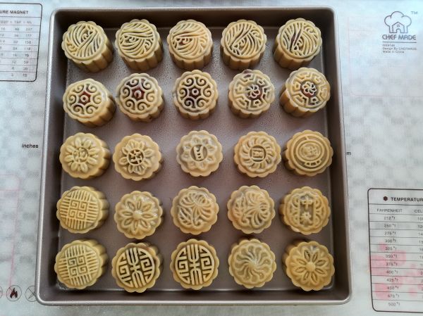 红豆沙蛋黄月饼