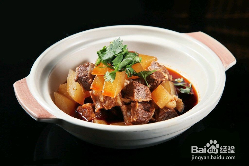 萝卜烧牛肉的做法