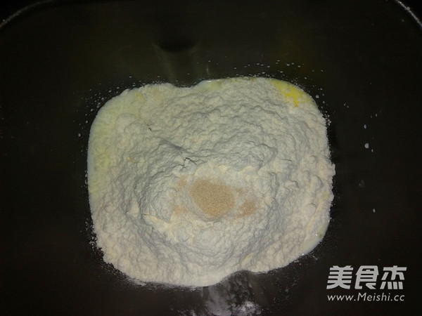 玫瑰花椰蓉面包