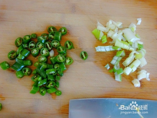 如何做虾仁酱金针菇？