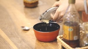 年夜饭-牛排大拌菜怎么做