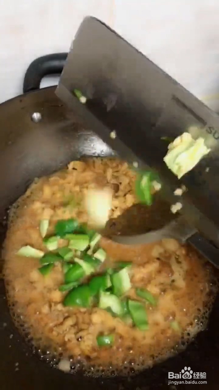 如何自制简单好吃的家常版炸酱面