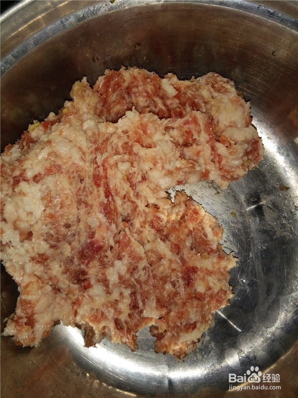 水萝卜葱花猪肉包