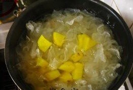 甜甜蜜蜜——桂花银耳番薯羹的做法