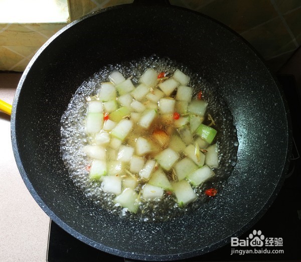 冬瓜烩鱼丸的制作方法