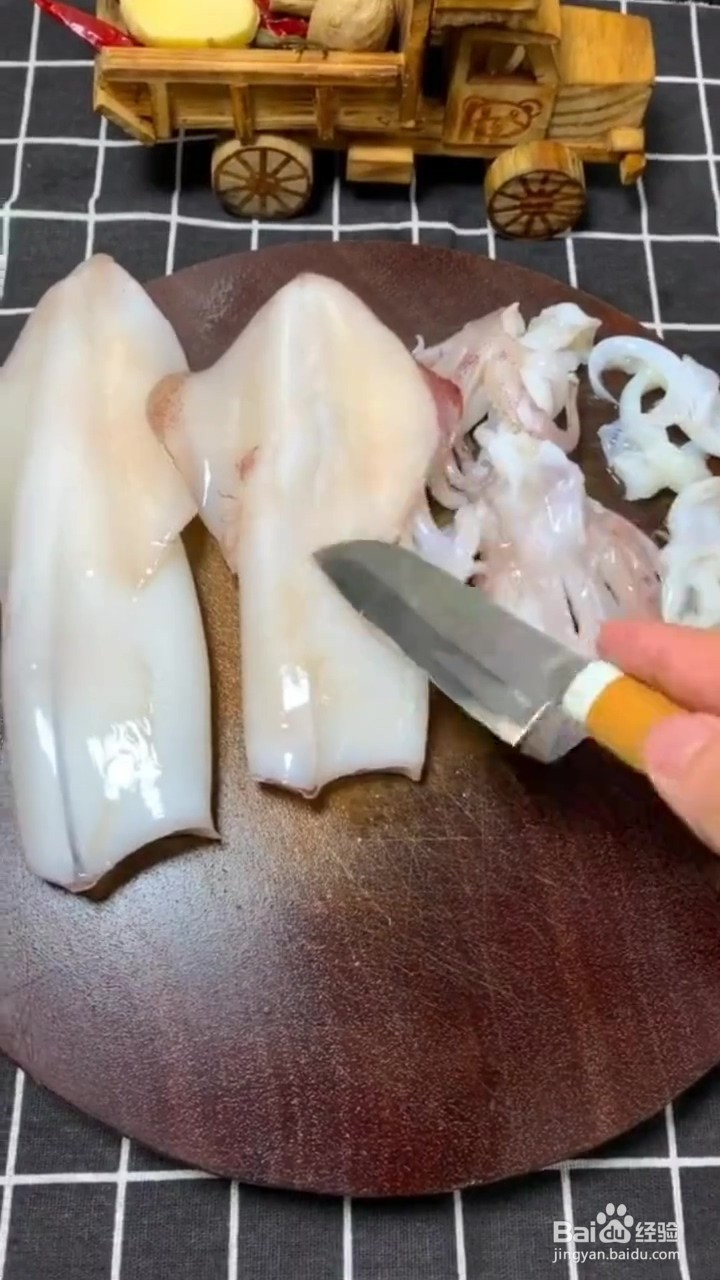 如何制作香辣鱿鱼丝