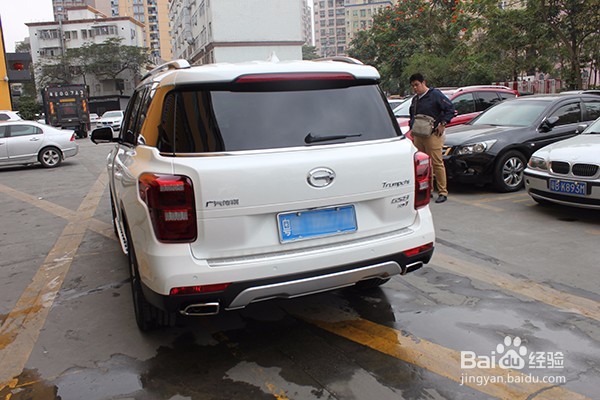 汽车犀牛皮保护膜是怎样覆盖到车漆面的