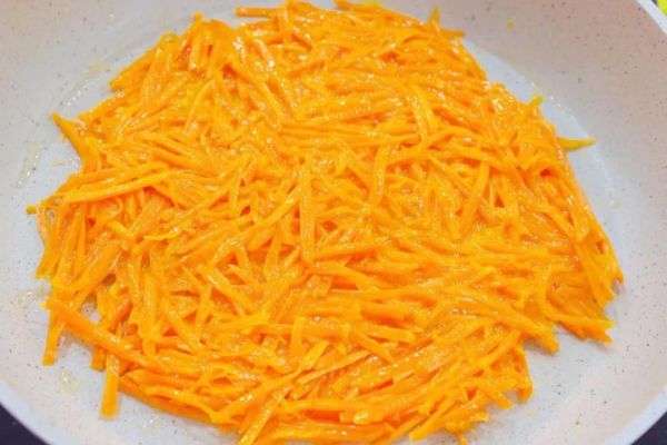 牛肉果地瓜丝鸡蛋饼