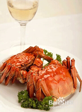 如何用葡萄酒吃出最鲜美的大闸蟹