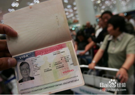 犯罪记录出国旅游吗(有犯罪记录可以出国办签证吗)
