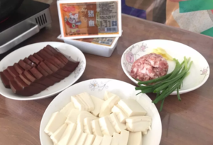 猪血豆腐汤的做法