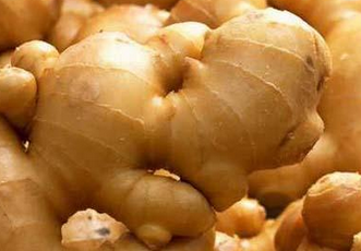 姜片祛痘印的小窍门