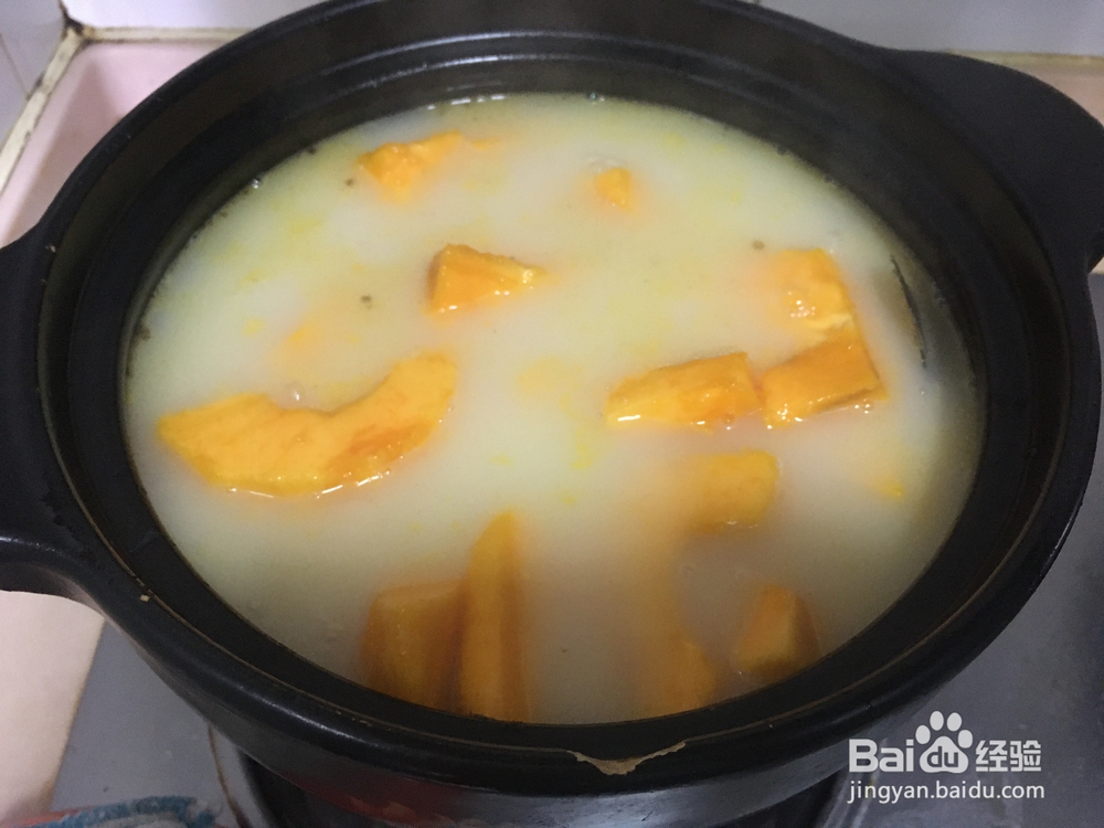 怎么简单的做广式月子餐木瓜鲫鱼汤?