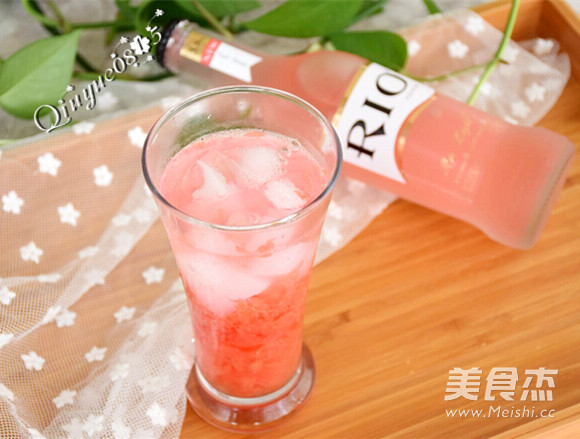 红柚椰香鸡尾酒