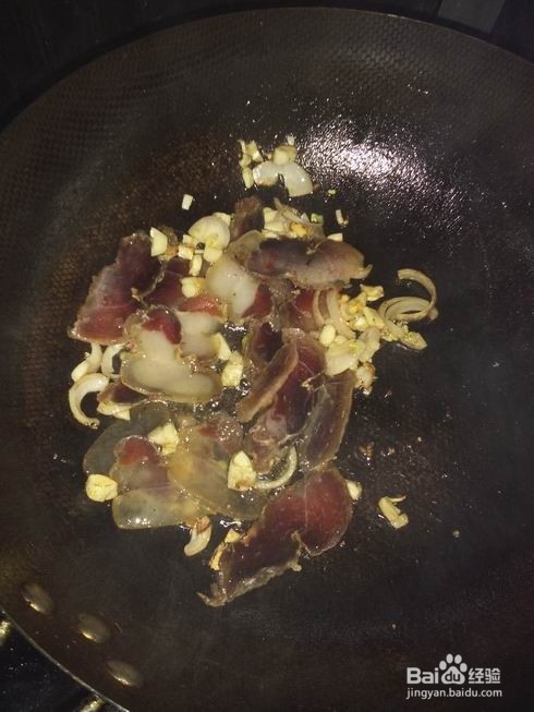 老腊肉葱头炒苦瓜