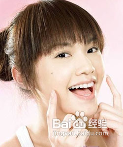 女人脸上长斑的原因