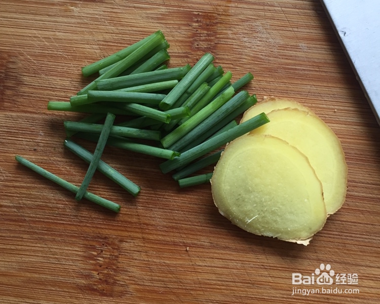 新手简单做油爆小河虾