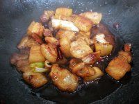 菠萝红烧肉的做法