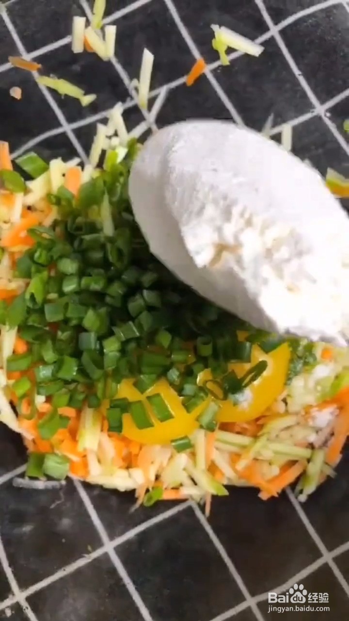 如何制作胡萝卜西葫芦小饼