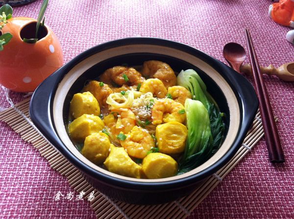 咖喱鱼蛋鲜虾面