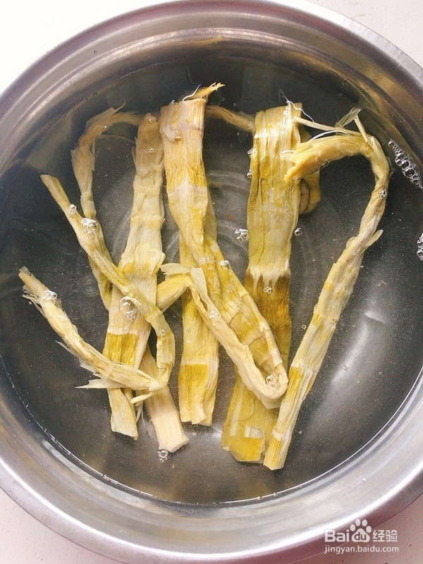 超级美味的笋干红烧肉的做法