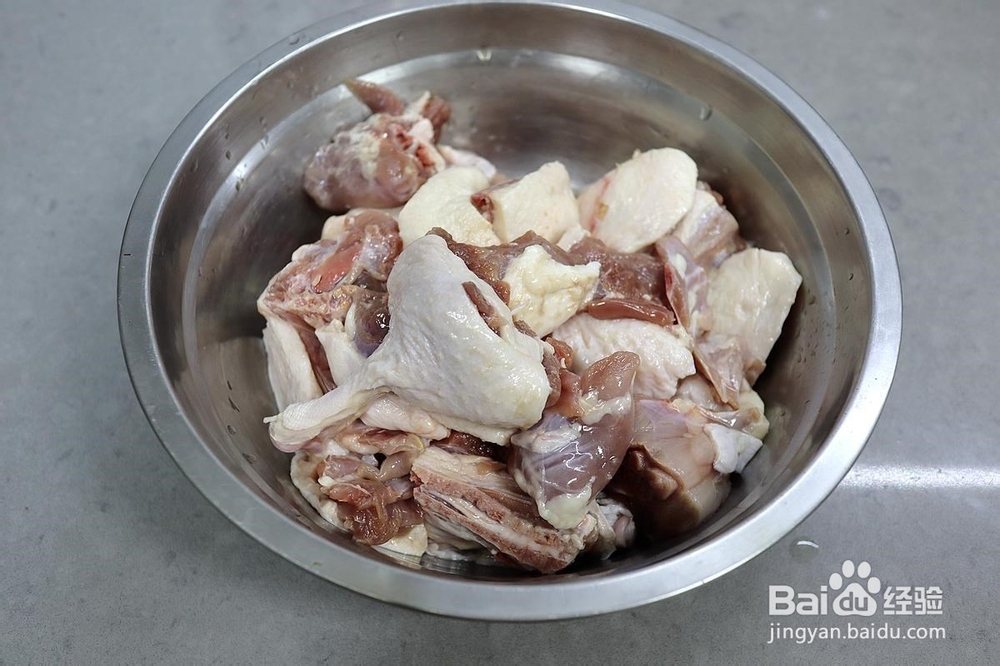 鲜香味浓老汤炖鸭腿