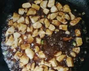 如何做酱爆鸡丁