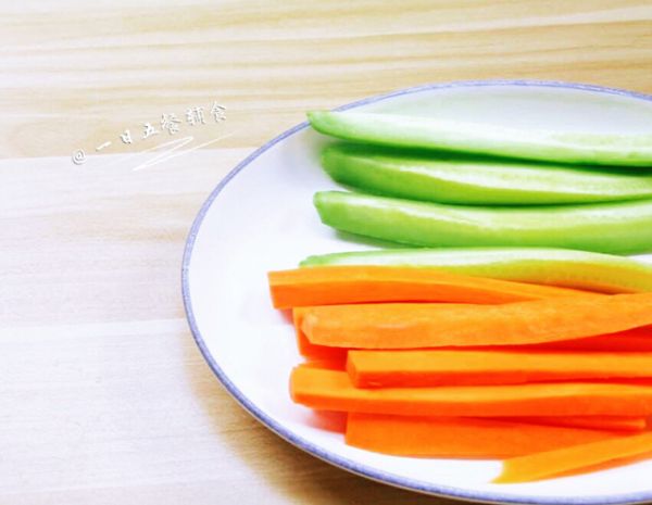 桃红大虾寿司卷