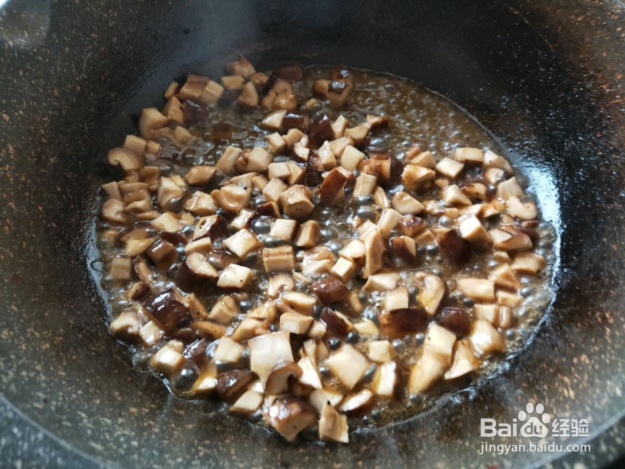 菌汤鸡蛋肥牛面的做法