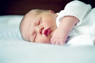 夏季新生儿如何预防痱子