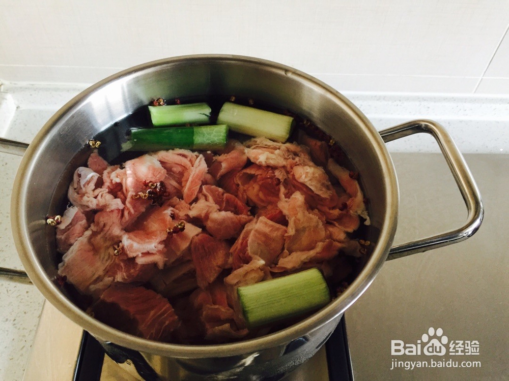 如何做土豆西红柿炖牛腩才会更好吃？