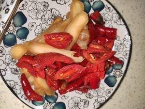 芹菜牛肉丝的做法
