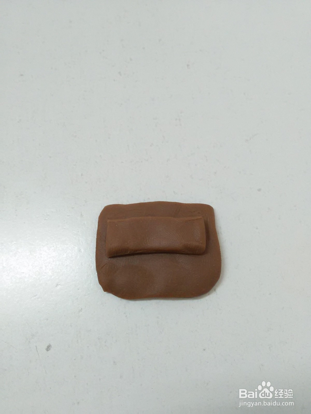 怎么用橡皮泥捏吃鸡头盔