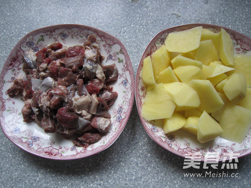 西北风味菜土豆炖羊肉